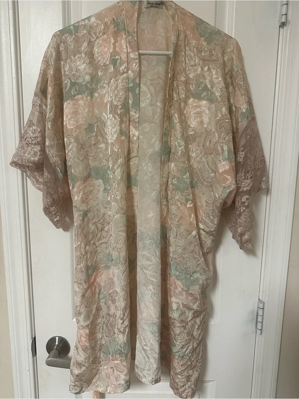 Lucie Ann lightweight satin
